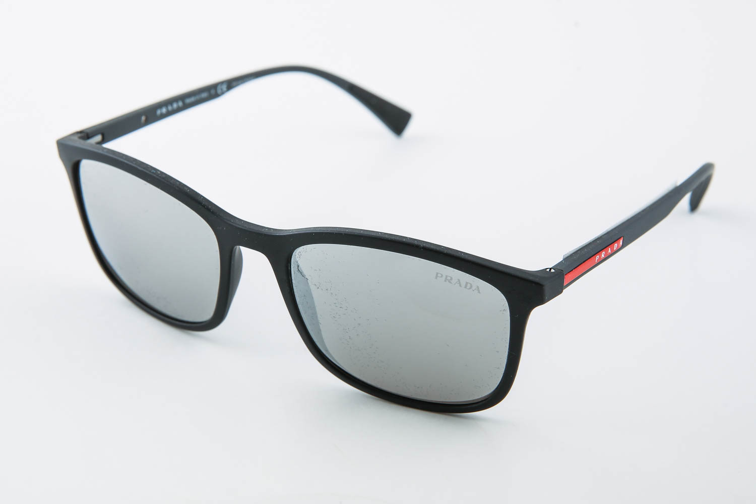 prada-linea-rossa-zonnebrillen-16-5